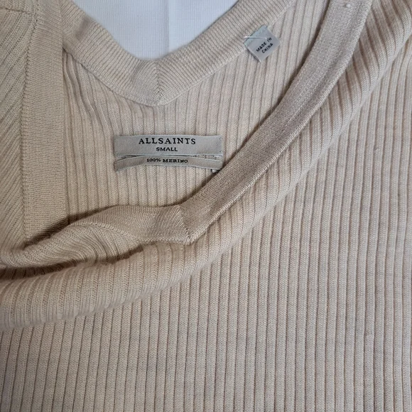 AllSaints Keld V-neck Oversized Assymetrical 100% merino Sweater. - Picture 6 of 9
